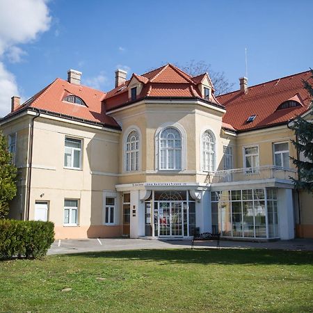 Milde'S Apartment Near The City Center - Hospodarska Street Nagyszombat Kültér fotó