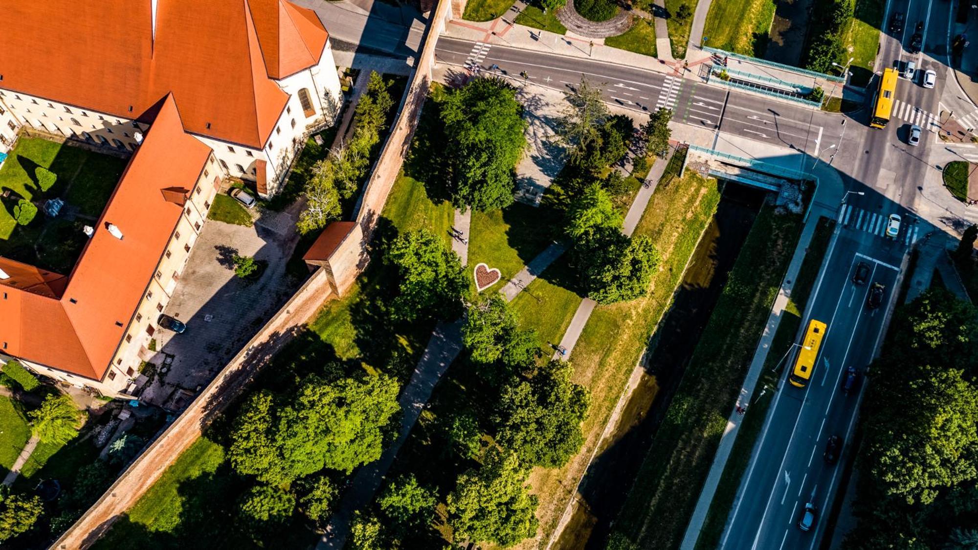 Milde'S Apartment Near The City Center - Hospodarska Street Nagyszombat Kültér fotó